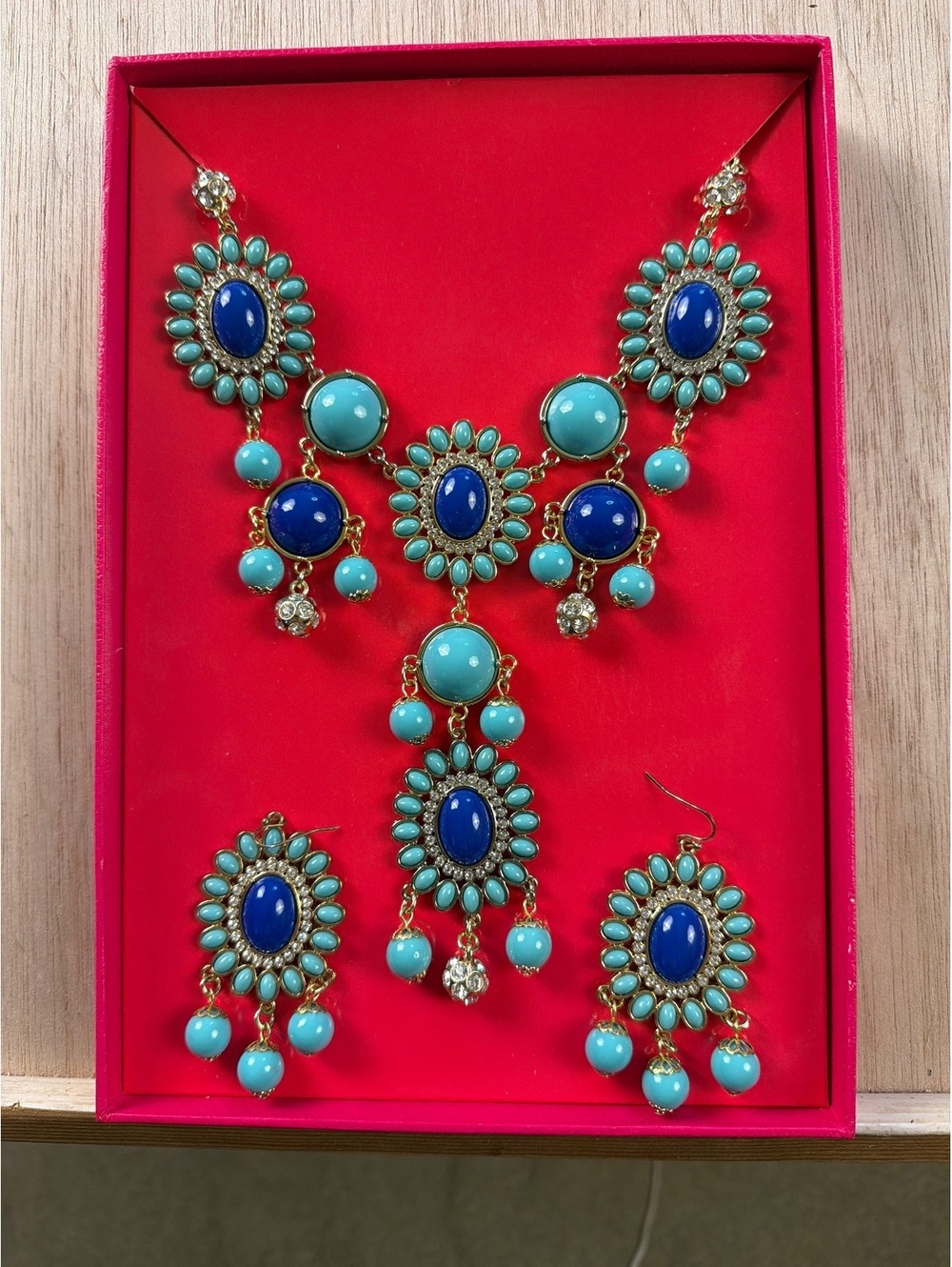 Lilly Pulitzer Blue Turquoise Gold Tone Statement Necklace & Earrings Set EUC
